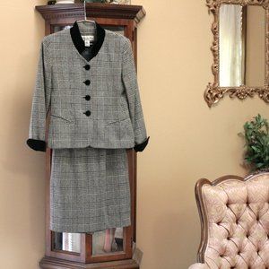 Vintage Christian Dior Wool Silk Velvet two piece Skirt Suit Set houndstooth 4-6